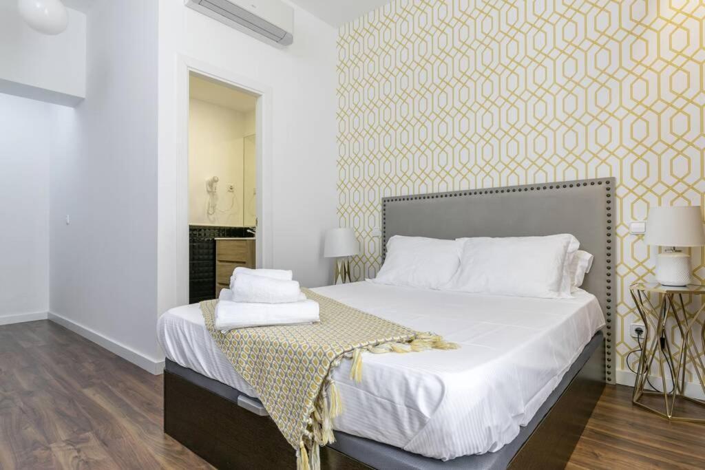 Apartamentos Plaza De Pedro Zerolo I Madrid Eksteriør billede