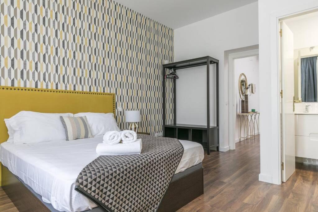 Apartamentos Plaza De Pedro Zerolo I Madrid Eksteriør billede