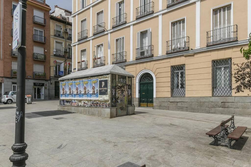Apartamentos Plaza De Pedro Zerolo I Madrid Eksteriør billede